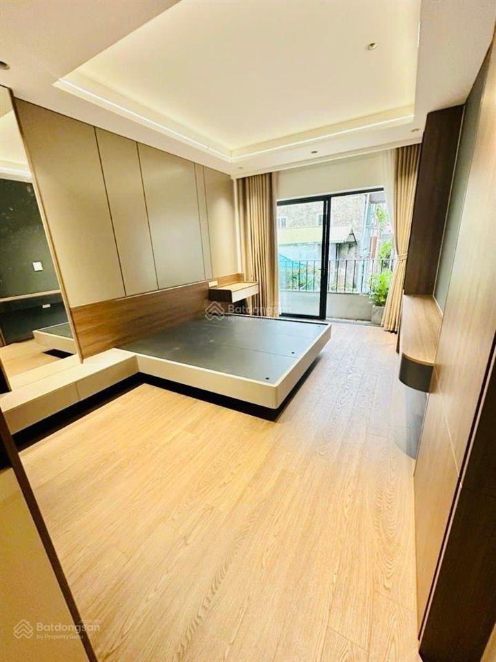 Bán nhà kim mã 45m2 xây 6 tầng thang máy cách vài nhà ra phố không qh giá 12,5 tỷ