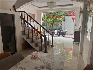 Bán nhà tân mai 35m2 ngõ 3 gác cách phố 100m giá 7,2 tỷ