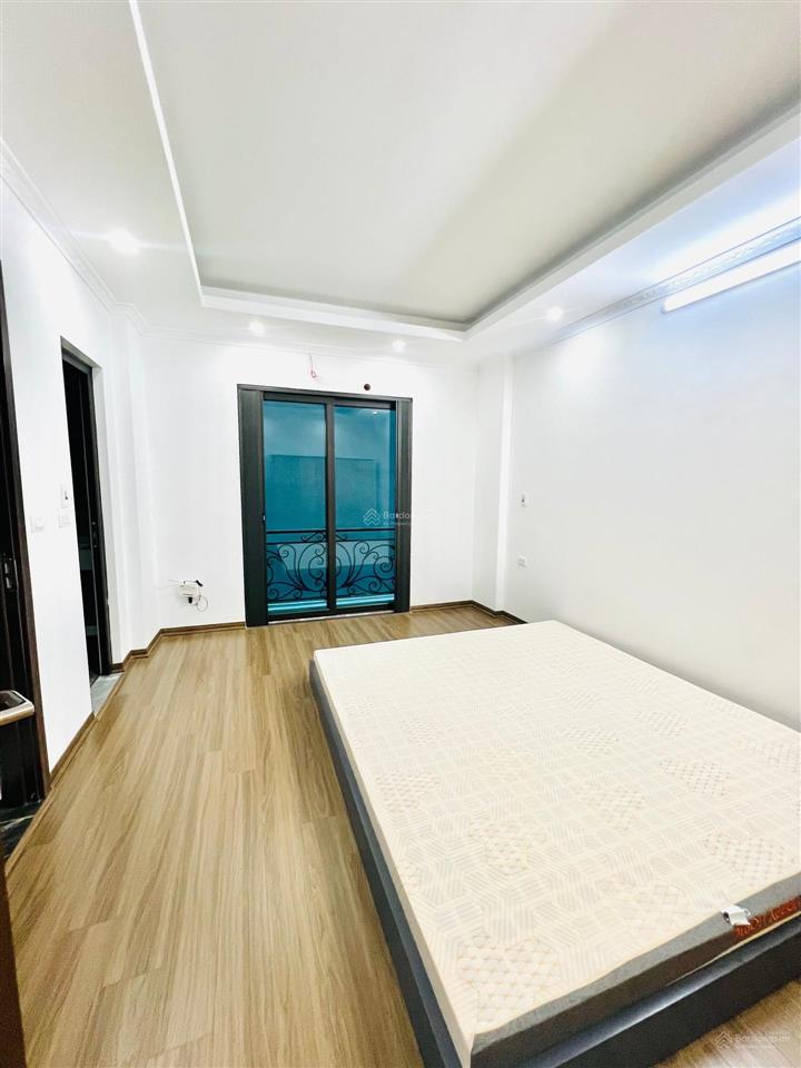 Bán nhà bạch mai dân xây 5 tầng gần phố giá 6 tỷ