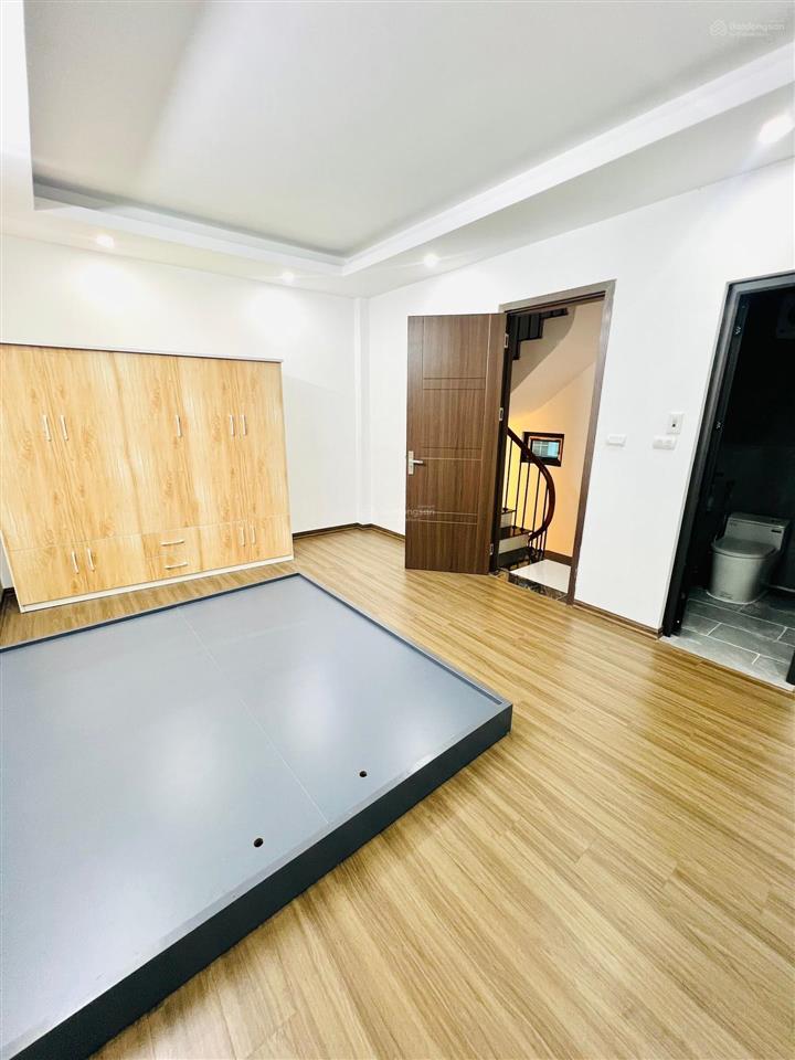 Bán nhà bạch mai dân xây 5 tầng gần phố giá 6 tỷ