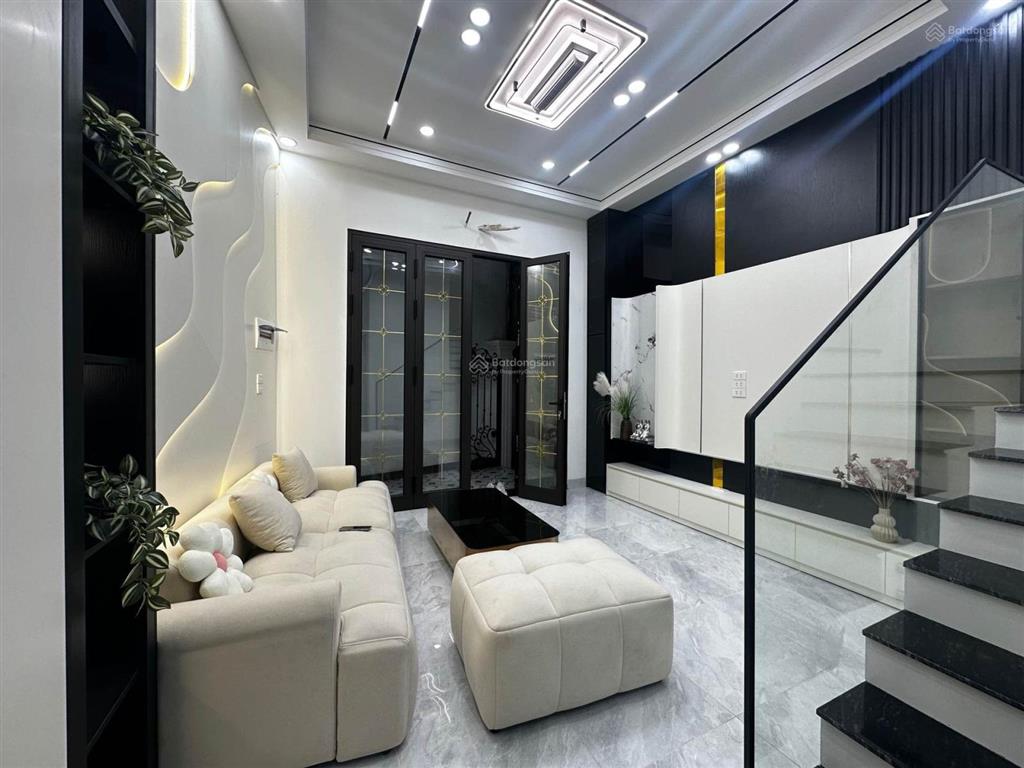 Bán nhà phố thái hà 35m2 xây 5 tầng 1 ngoặt ra phố giá chỉ 7,5 tỷ