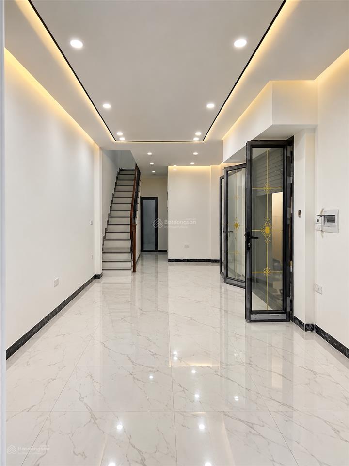 Bán nhà cát linh 35m2 xây mới 6 tầng thang máy 10m ra phố giá 9,5 tỷ