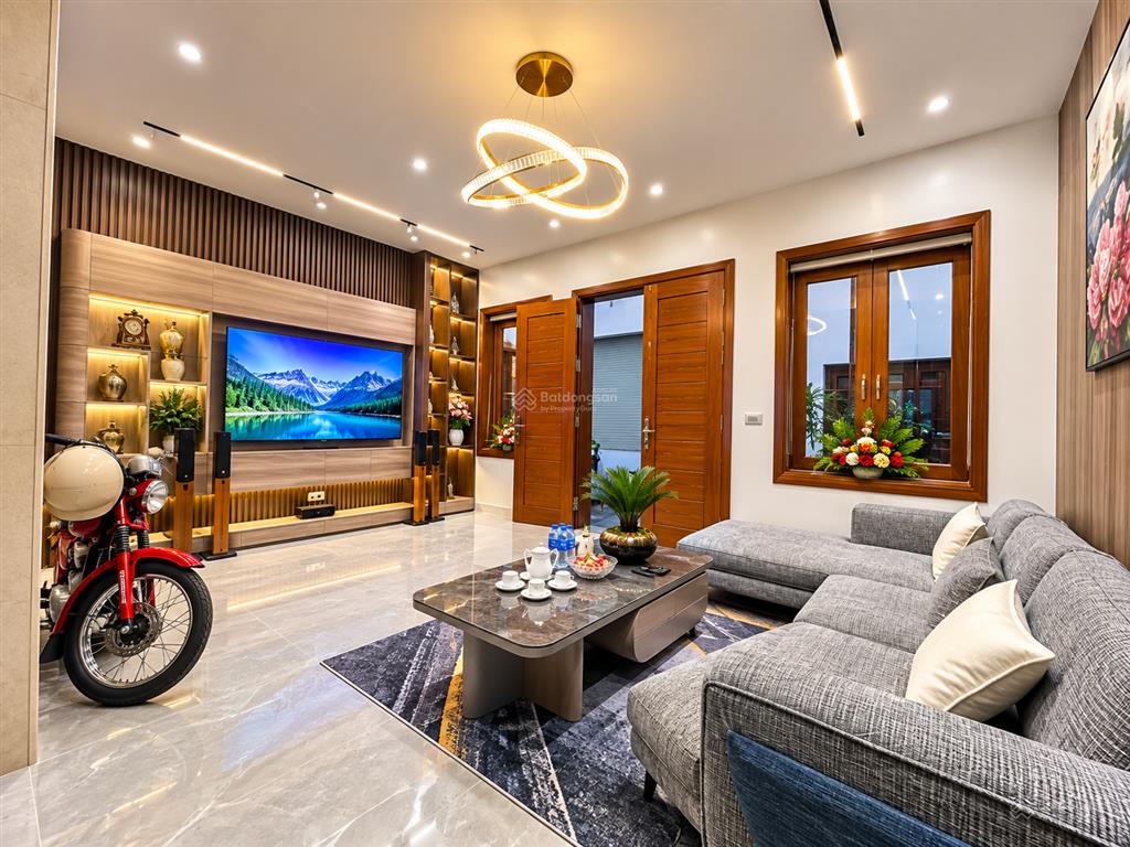 Bán nhà bạch mai 50m2 xây 6 tầng thang máy cách 1 nhà ra phố giá 12,9 tỷ