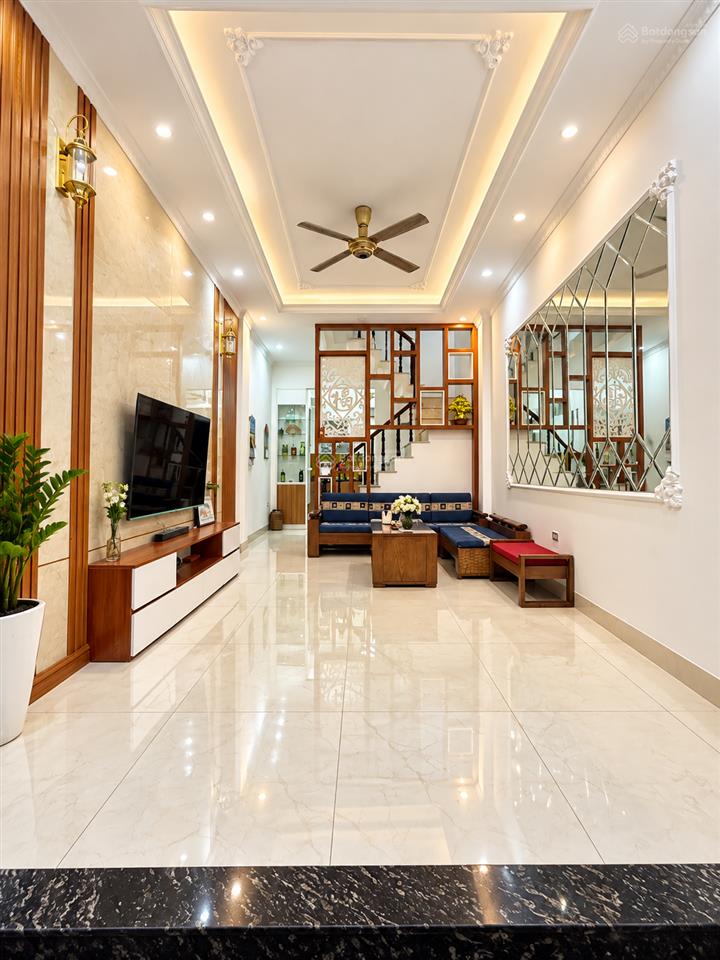 Bán nhà phân lô quân đội 45m2 ngõ rộng oto qua nhà giá 11,3 tỷ