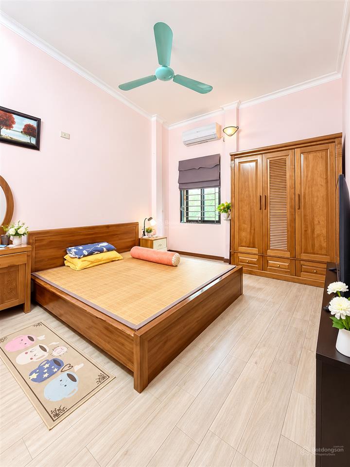 Bán nhà quan nhân 30m2 xây 5 tầng 1 ngoặt ra phố giá 6,5 tỷ