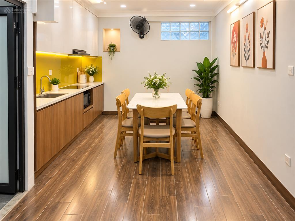 Bán nhà đường láng 34m2 xây 5 tầng ngõ thông gần phố giá 6,9 tỷ