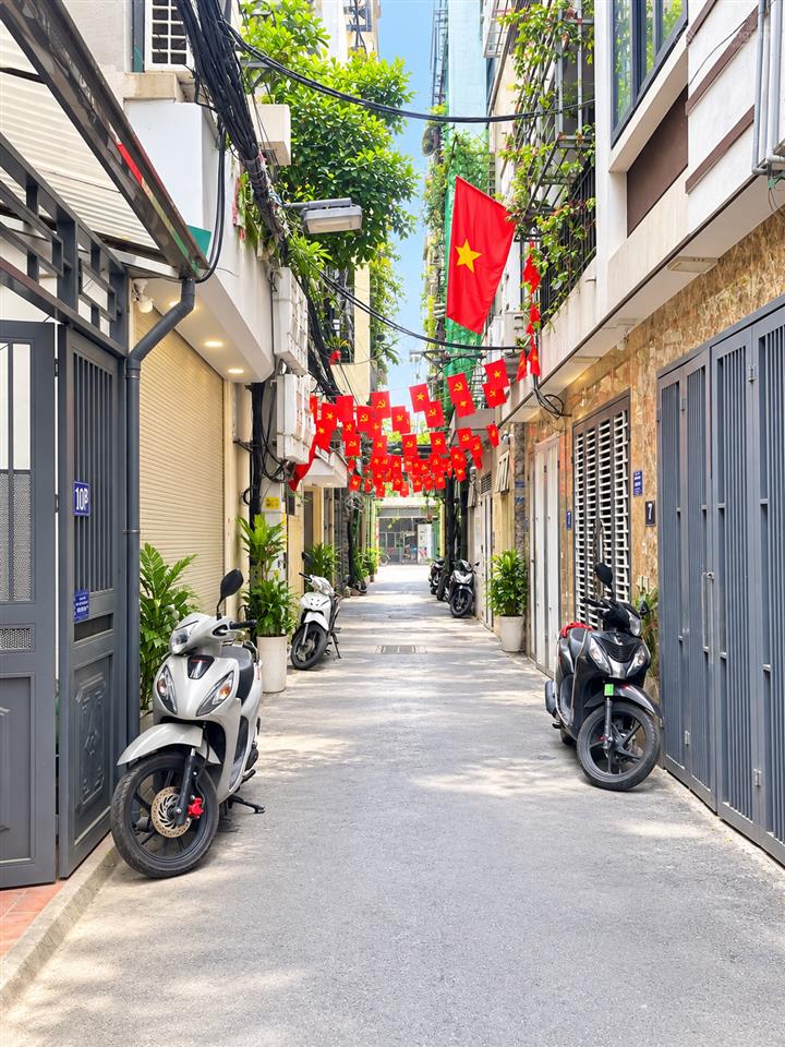 Bán nhà thịnh liệt ngõ oto xây 5 tầng full nội thất gần phố giá 9 tỷ