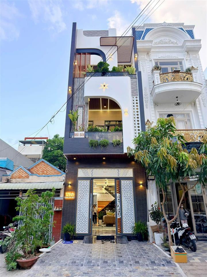 Nhà gần đhyd cần thơ 1 trệt 2 lầu full nội thất kdc thới nhựt 2