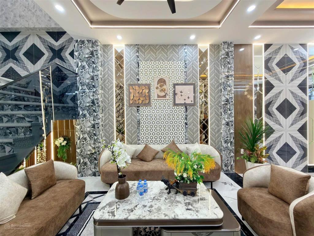 Nhà gần đhyd cần thơ 1 trệt 2 lầu full nội thất kdc thới nhựt 2