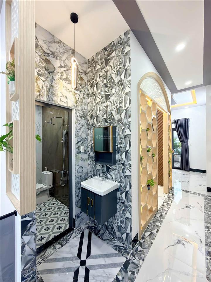 Nhà gần đhyd cần thơ 1 trệt 2 lầu full nội thất kdc thới nhựt 2