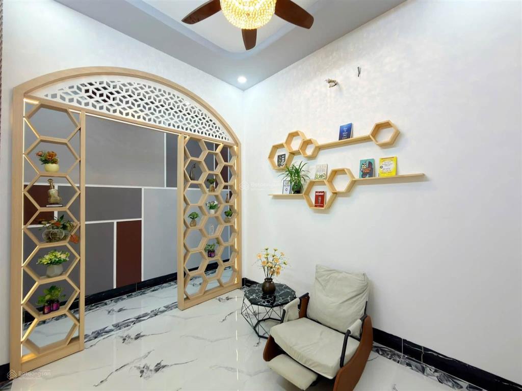 Nhà gần đhyd cần thơ 1 trệt 2 lầu full nội thất kdc thới nhựt 2