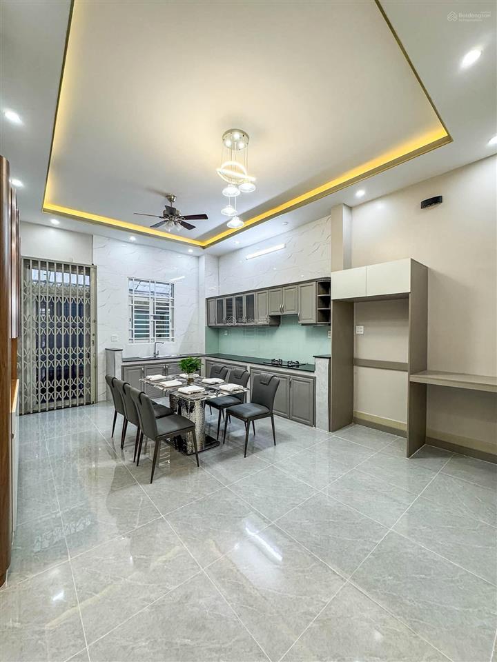 Bán nhà mới khu tđc thới nhựt 2 gần đhyd cần thơ ( 1 trệt 2 lầu có sân thượng )