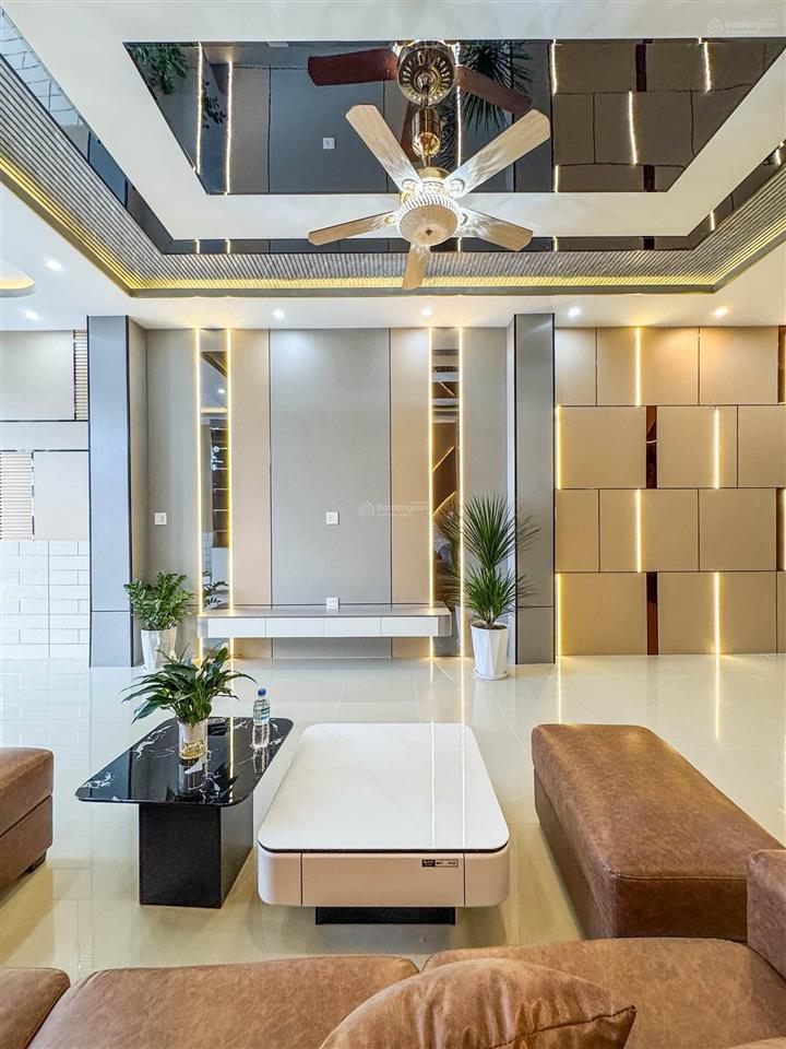 Bán nhà mới khu tđc thới nhựt 2 gần đhyd cần thơ ( 1 trệt 2 lầu có sân thượng )