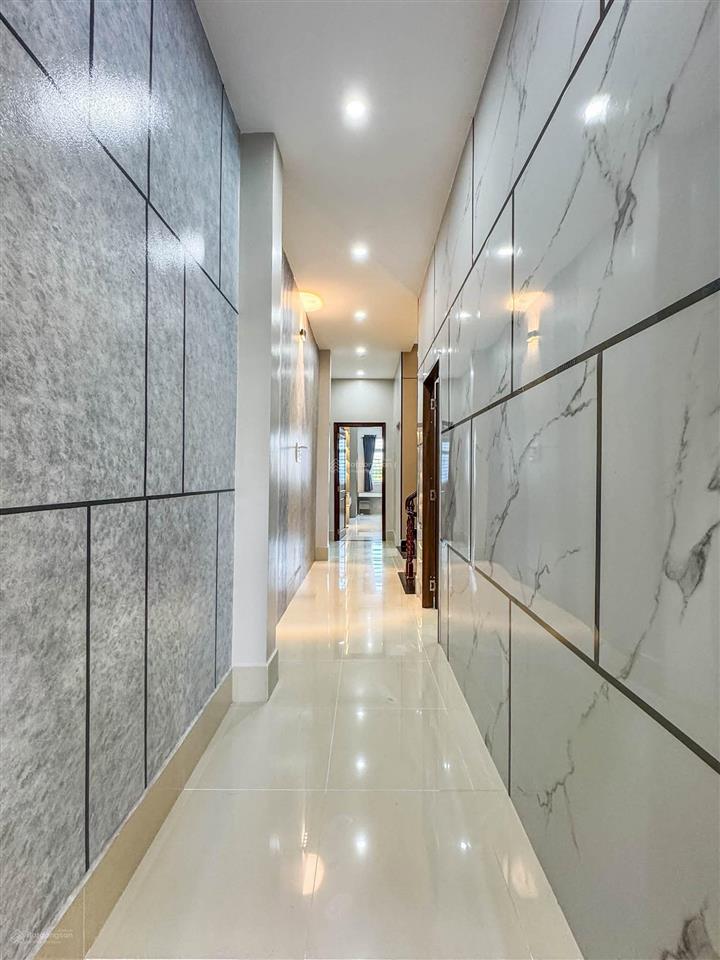 Bán nhà mới khu tđc thới nhựt 2 gần đhyd cần thơ ( 1 trệt 2 lầu có sân thượng )