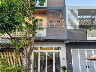 Bán nhà mới khu tđc thới nhựt 2 gần đhyd cần thơ ( 1 trệt 2 lầu có sân thượng )