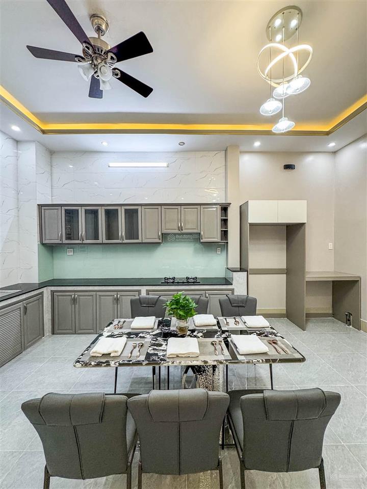 Bán nhà mới khu tđc thới nhựt 2 gần đhyd cần thơ ( 1 trệt 2 lầu có sân thượng )