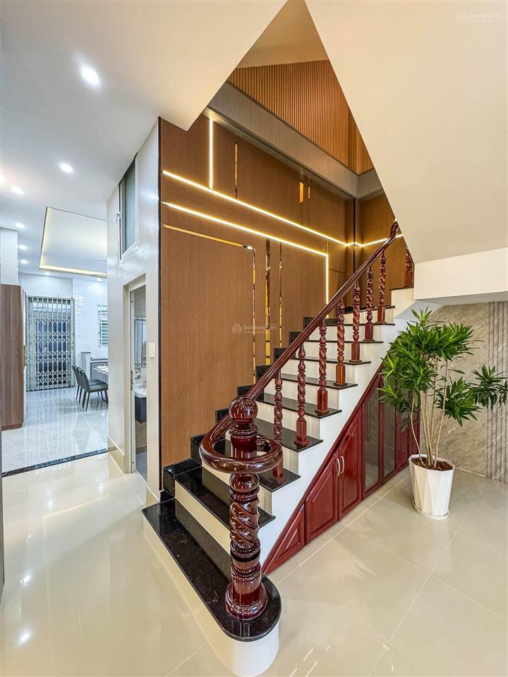 Bán nhà mới khu tđc thới nhựt 2 gần đhyd cần thơ ( 1 trệt 2 lầu có sân thượng )