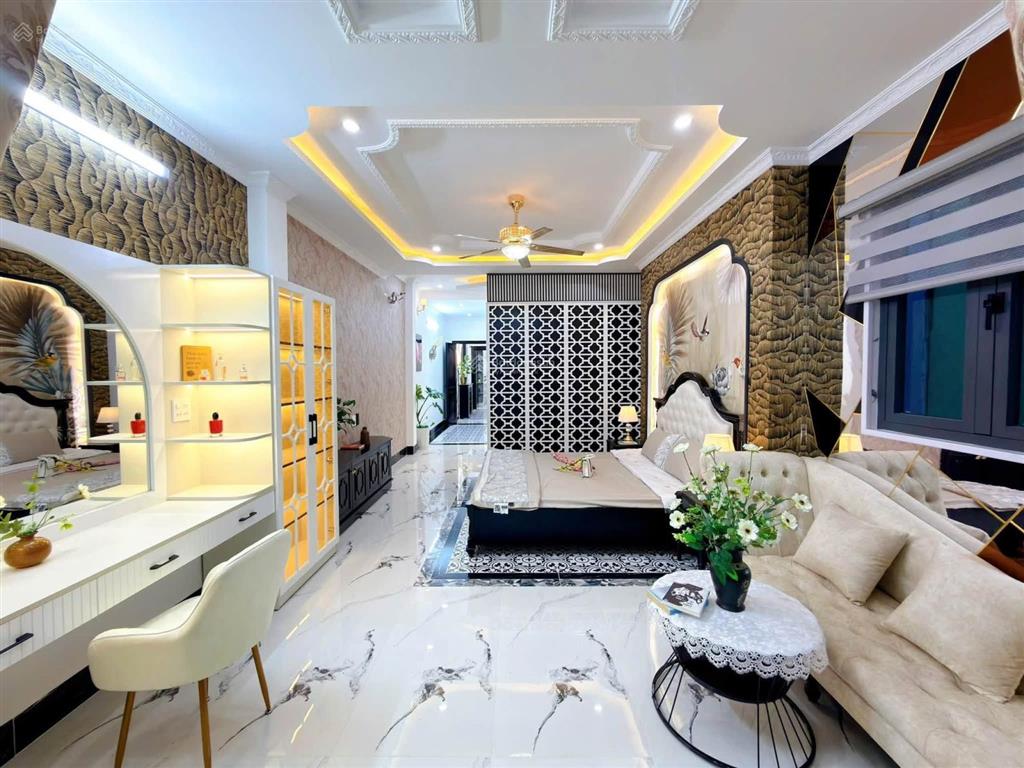Bán nhà kế đại học y dược cần thơ 1 trệt 3 lầu full nội thất kdc thới nhựt 2