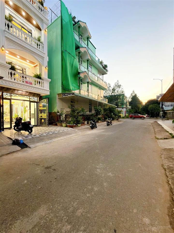 Bán nhà kế đại học y dược cần thơ 1 trệt 3 lầu full nội thất kdc thới nhựt 2