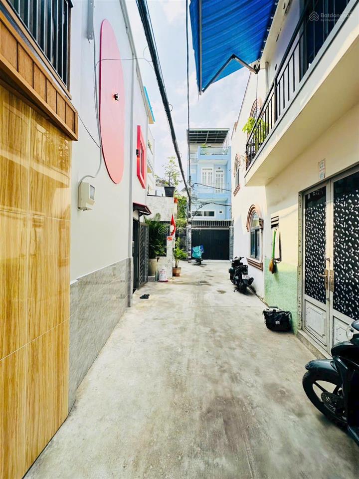 Chính chủ. nhà 1 trệt 1 lầu 2 mặt tiền hẻm thông thoáng. lê hoàng phái p17 gv