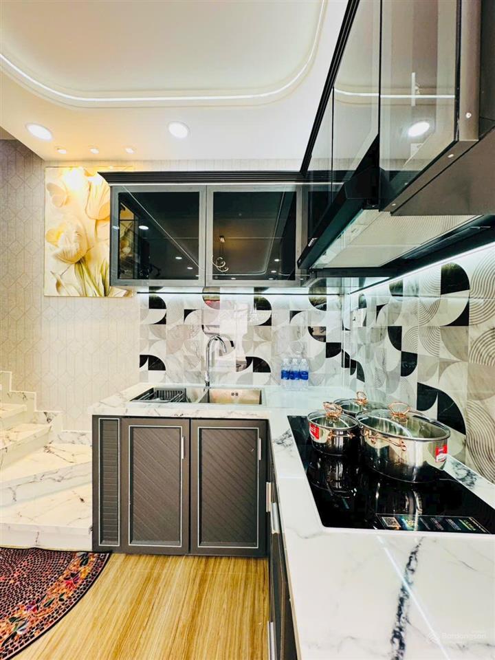 Chính chủ. nhà 1 trệt 1 lầu 2 mặt tiền hẻm thông thoáng. lê hoàng phái p17 gv