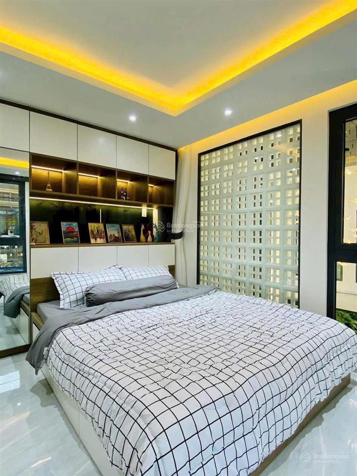 Chính chủ, nhà 1 trệt 1 lửng 3 lầu sân thượng, hẻm xe hơi, đường số 27, p6. ngay chợ an nhơn