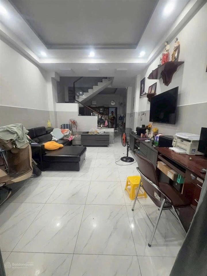 Bán nhà 1 trệt 1 lầu. sân thượng hẻm 133/ qt p10 gv. đối diện st vincom dt 4.2 x 12.5m. giá 5.2 tỷ