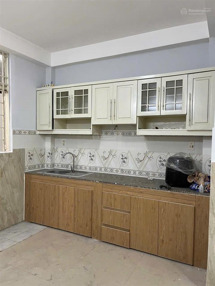 Bán nhà 3 lầu .đs 28 p6 gv . hẻm xe tải. rộng 6m . kế bên công viên. dt 4.2 x 11 .giá 7.8 ty tl