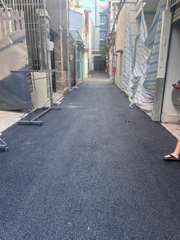 Chính chủ gửi. nhà 1 trệt 3 lầu sân thượng. hẻm xe hơi. đường số 1 p13 gv