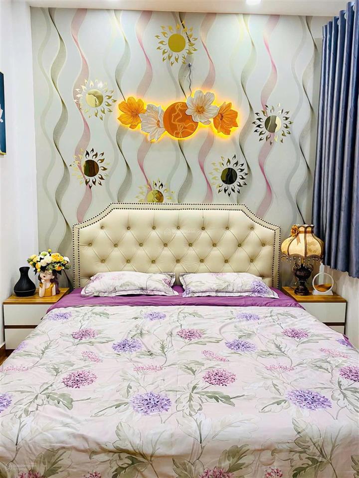 Chính chủ gửi. nhà 1 trệt 3 lầu sân thượng. hẻm xe hơi. đường số 1 p13 gv