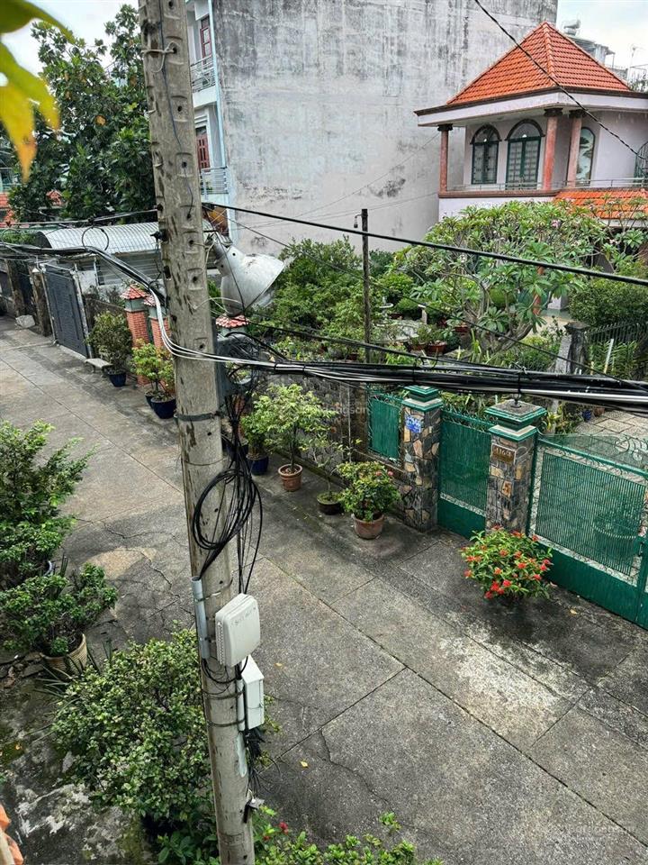 Chính chủ. nhà 1 trệt 1 lầu. hẻm thống nhất. đối diện uỷ ban p16 gv. dt 4.2 x 12. hẻm 6m