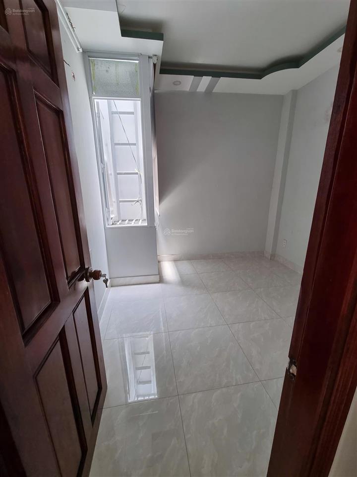 Nhà cho thuê nguyên căn 1 trệt 1 lửng 1 lầu. hẻm 276 thống nhất p16. giá 9,5 tr