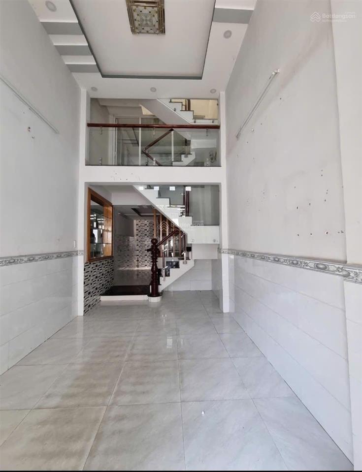Nhà cho thuê nguyên căn 1 trệt 1 lửng 1 lầu. hẻm 276 thống nhất p16. giá 9,5 tr