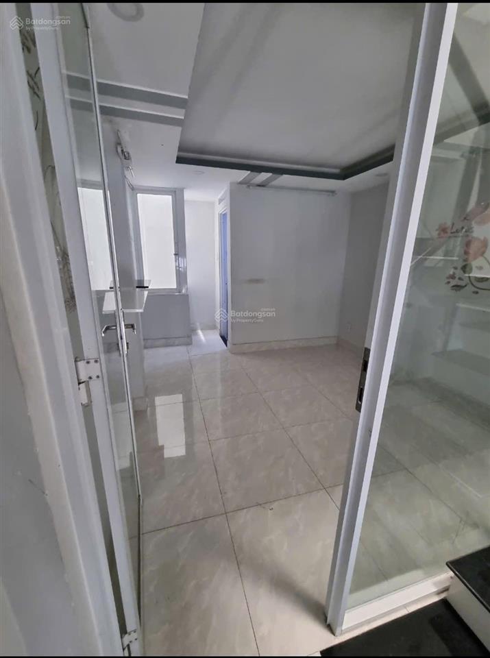 Nhà cho thuê nguyên căn 1 trệt 1 lửng 1 lầu. hẻm 276 thống nhất p16. giá 9,5 tr