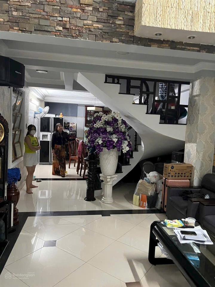Chính chủ. nhà 3 lầu hẻm xe hơi lê đức thọ p17 gv. dt 4 x 15. giá 8 tỷ tl.