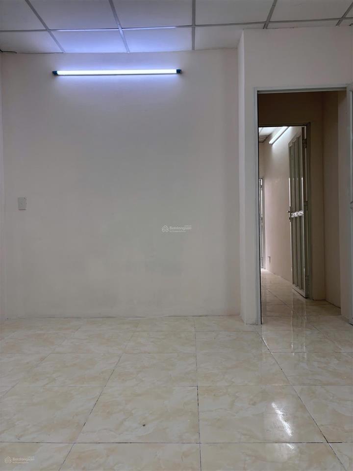 Cho thuê nhà nguyên căn. hẻm 467 lê đức thọ. có nước nóng lượng mặt trời. giá 9 tr/th