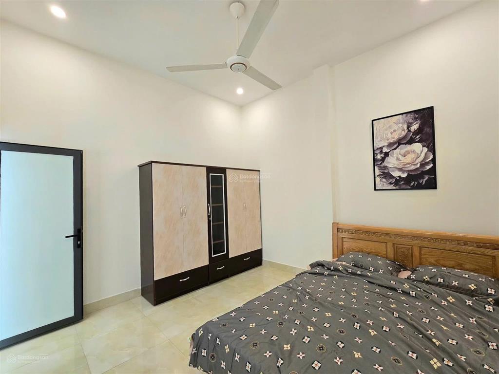 Bán nhà kiệt 500 tôn đản ôtô né nhau nhà 2 tầng full nội thất.