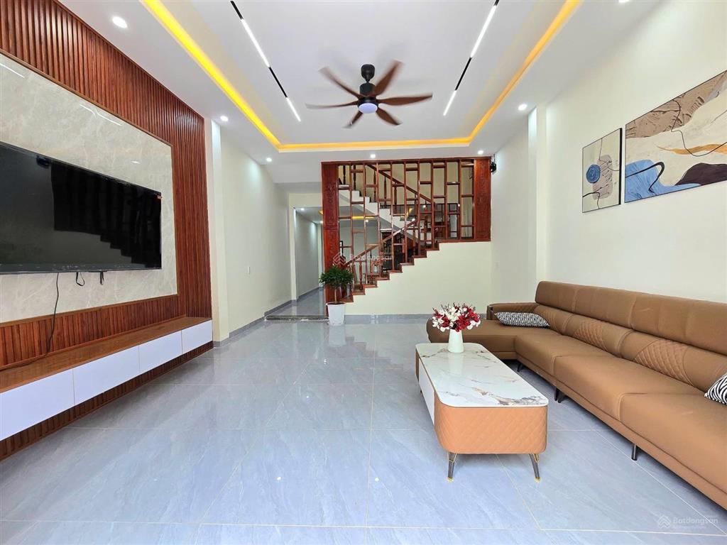 Bán nhà kiệt 500 tôn đản ôtô né nhau nhà 2 tầng full nội thất.