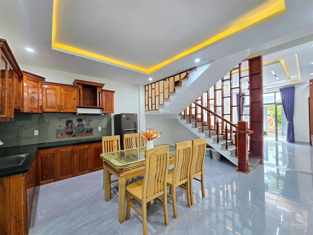 Bán nhà kiệt 500 tôn đản ôtô né nhau nhà 2 tầng full nội thất.