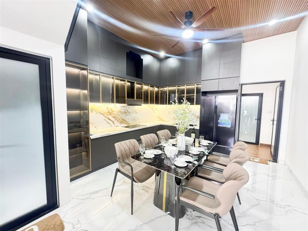 Nhà 3 tầng kiệt ô tô  nội thất cao cấp  90m2  vị trí đẹp