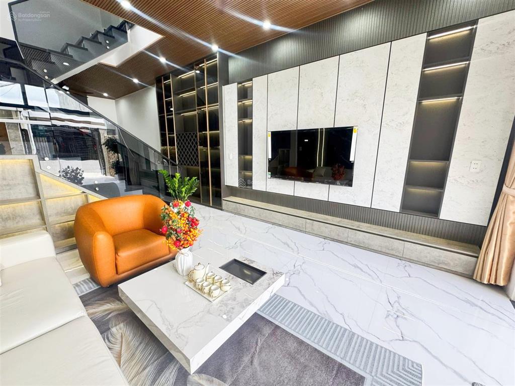 Nhà 3 tầng kiệt ô tô  nội thất cao cấp  90m2  vị trí đẹp