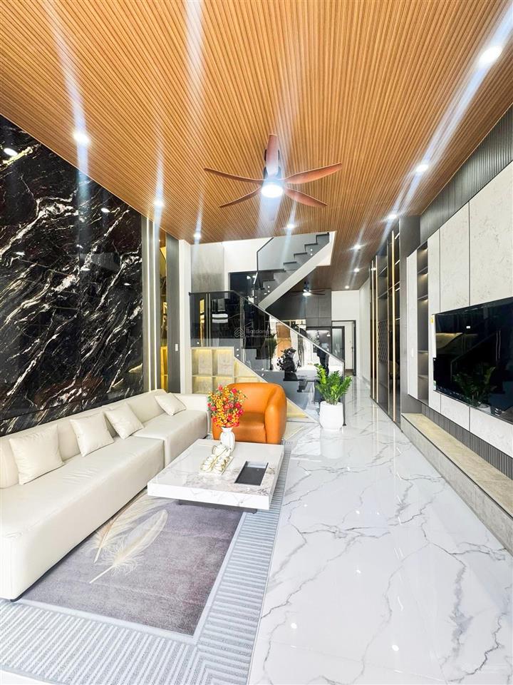 Nhà 3 tầng kiệt ô tô  nội thất cao cấp  90m2  vị trí đẹp