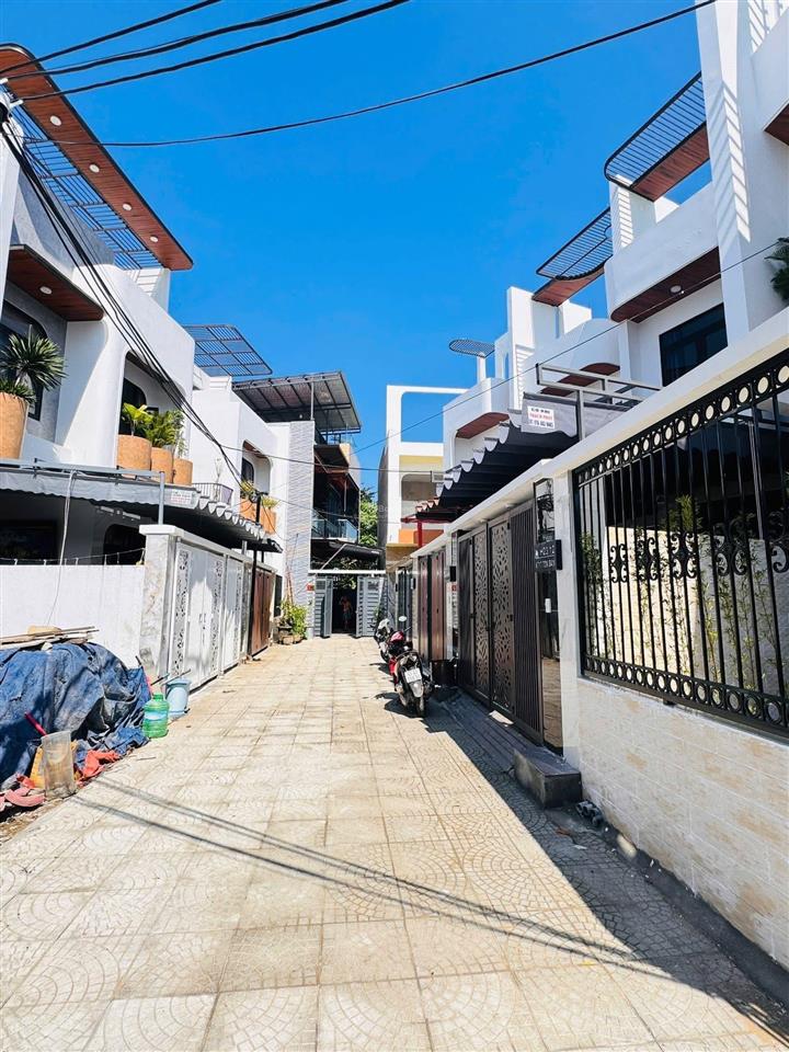 Bán nhà 2 tầng 2 mê  2 mặt thoáng  kiệt ô tô  chỉ 4ty3 còn tl