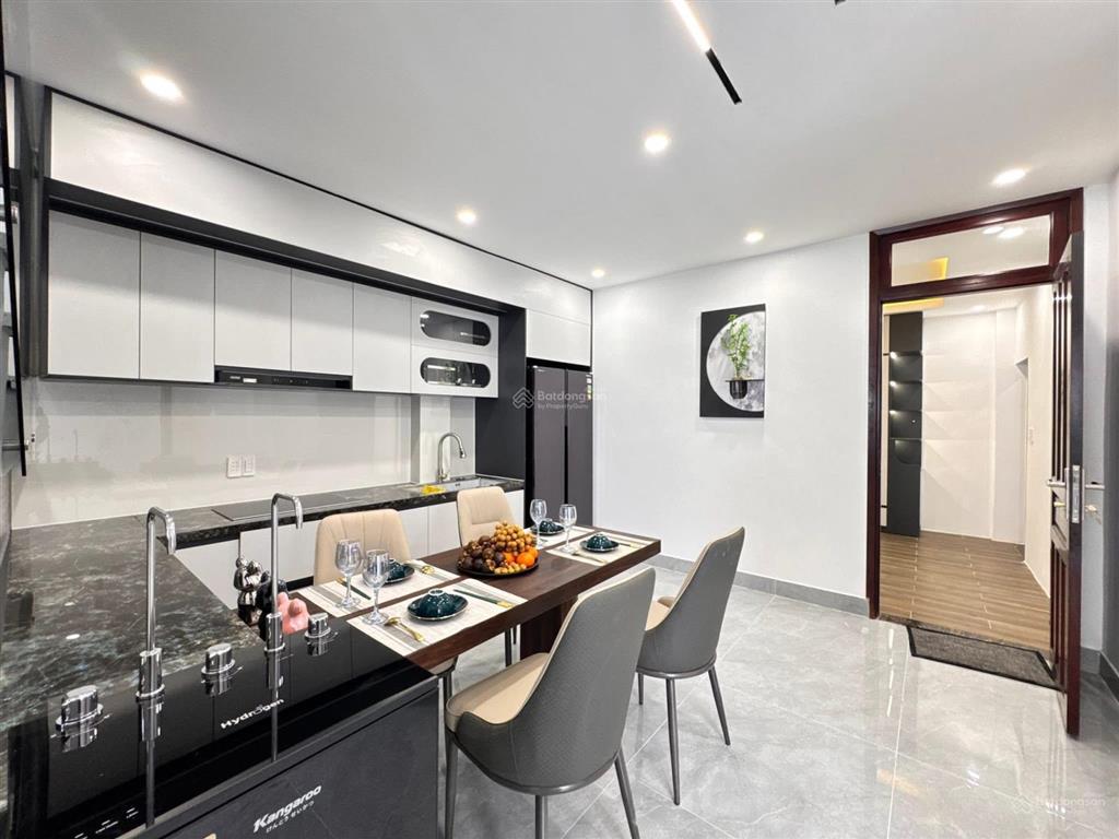 Bán nhanh nhà 3 tầng 3 mê kiệt lê đình kỵ  ô tô đậu trong sân  110m2  cách mt chỉ 30m