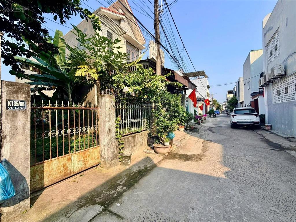 Bán đất tặng nhà kiệt ô tô tránh nhau vũ lăng  dt 96m2  đông nam