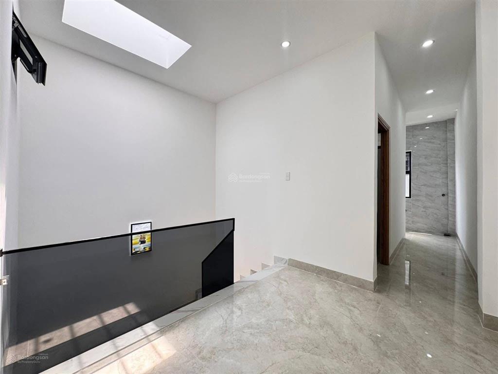 Nhà kiệt ô tô 6m nguyễn công hoan  ô tô 7 chỗ đậu trong sân  cách mt chỉ 20m