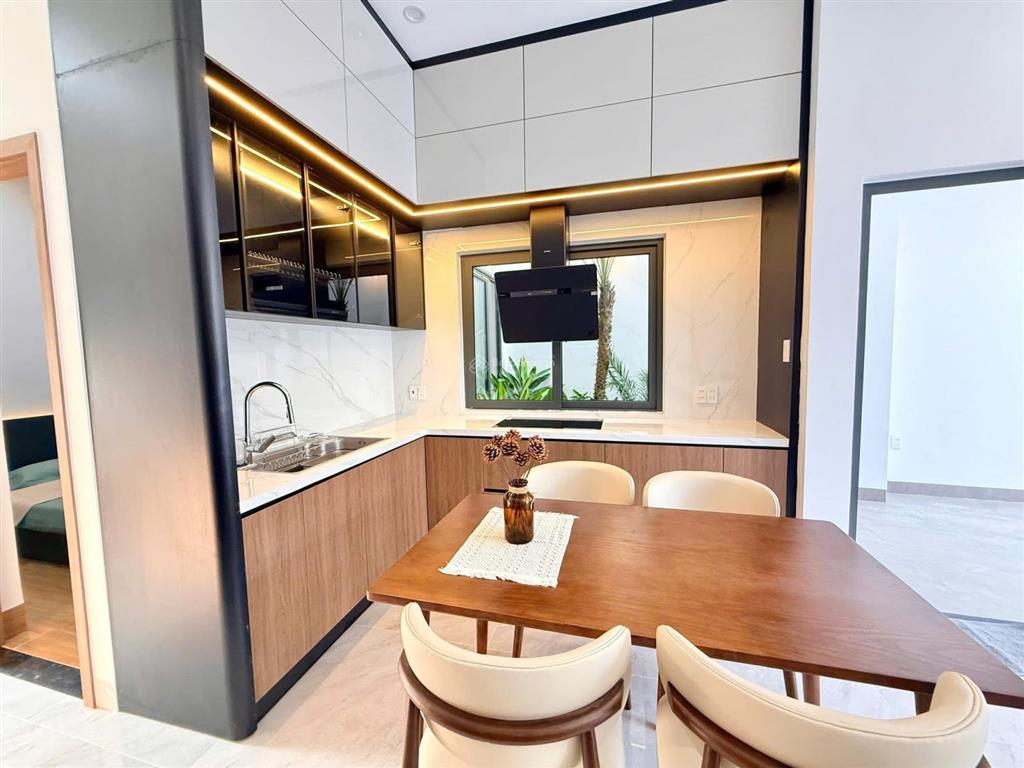 Nhà 2 tầng 2 mê tôn đản  kiệt ô tô đậu trước nhà  dt 80m2 ngang 6m40  full nội thất