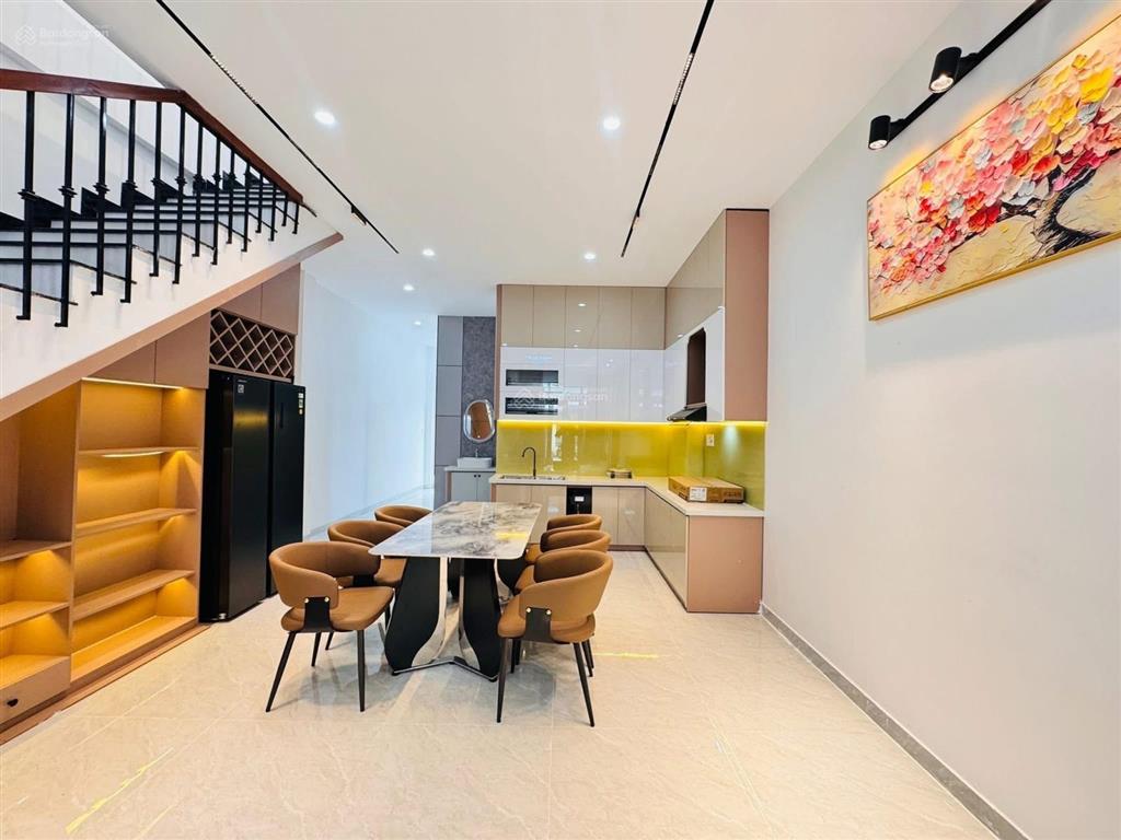 Bán nhanh nhà 3 tầng kiệt 500 tôn đản  dt 110m2  4pn  full nội thất