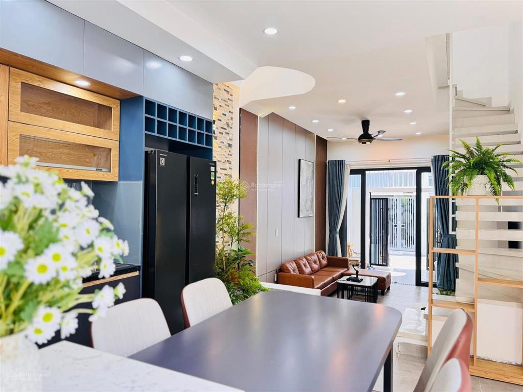 Nhà 3 tầng kiệt trải nhựa 5m trường chinh  nở hậu phong thuỷ