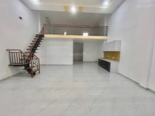 6 tỷ nhà cấp 4, dt 97m2, ô tô đỗ cổng trung tâm btt q2